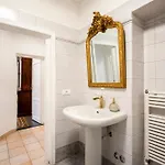 Terme Luxury In A 14th Century Palace דירה *