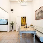 Terme Luxury In A 14th Century Palace *