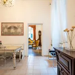 Terme Luxury In A 14th Century Palace דירה פירנצה