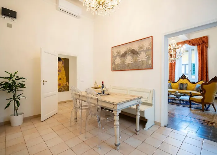 Terme Luxury In A 14th Century Palace * Floransa